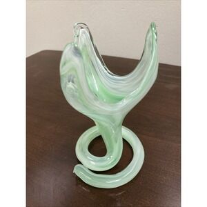 Vintage Hand Blown Green To Clear‎ 7" Flowering Spiral Art Glass Vase